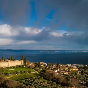 residenza-elena-moniga-del-garda.it-lombardy.com/